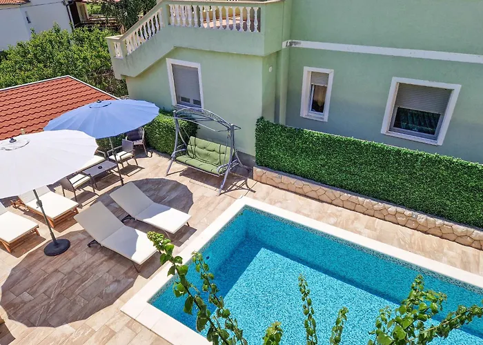 Olga-4 By Interhome Banjol