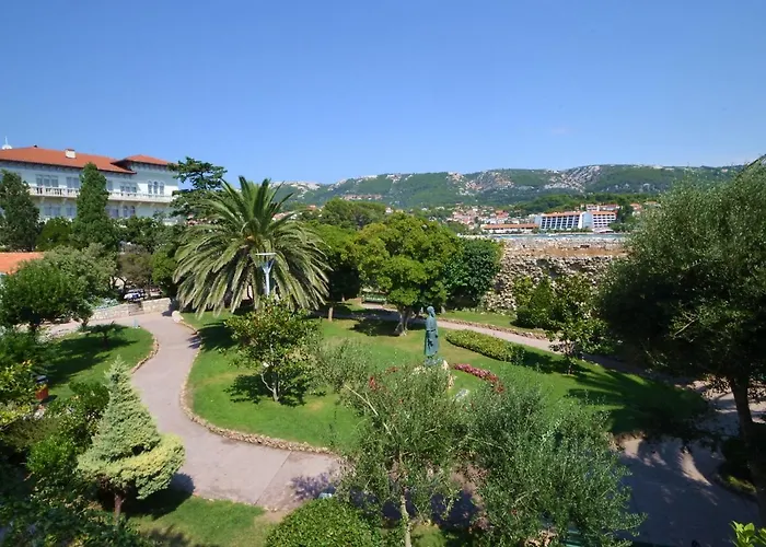 Olga-4 By Interhome Banjol