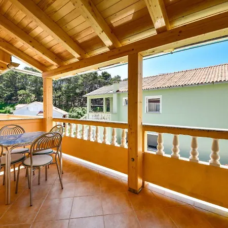 Olga.4 Apartman Banjol